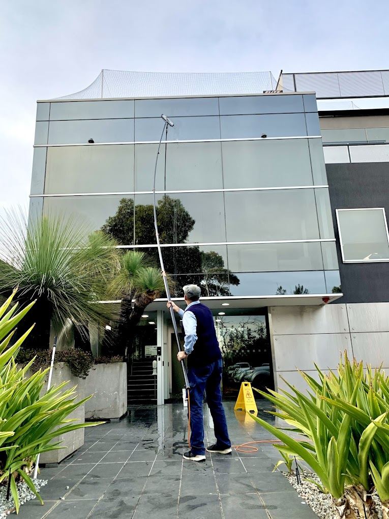 High pressure cleaning of outdoor paving